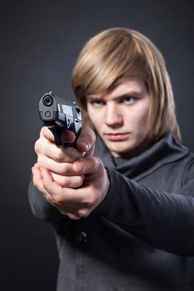 Man med pistol — Stockfoto