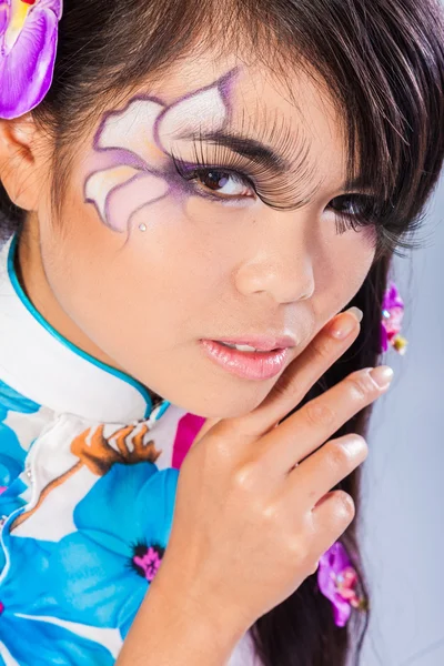 Asiatische Frau mit Make-up — Stockfoto