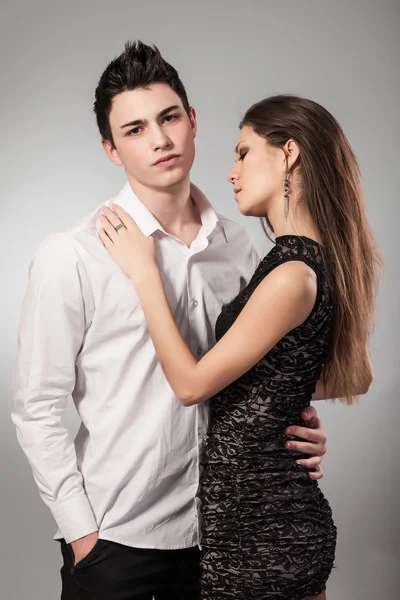 Young couple hugging — Stock Photo, Image