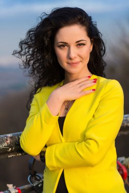 gülümseyen güzel kadın