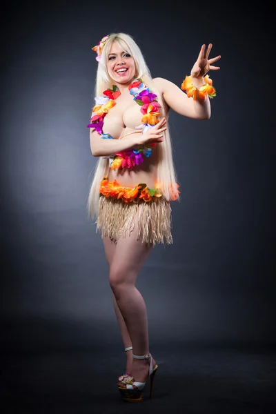 Mädchen im Hawaii-Kostüm — Stockfoto