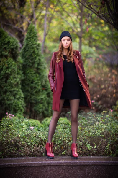 Beautiful girl fashion shot — Stock Photo, Image