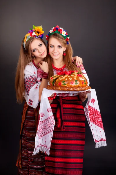 Nők az ukrán ruhák — Stock Fotó