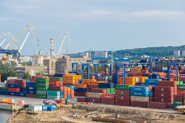 Terminal de contenedores de aguas profundas —  Fotos de Stock