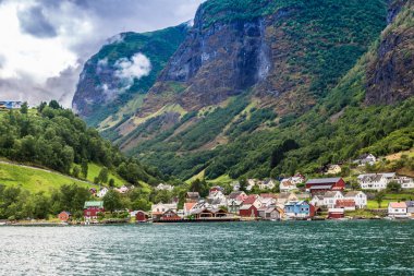 Ülke yaz manzara, Norveç