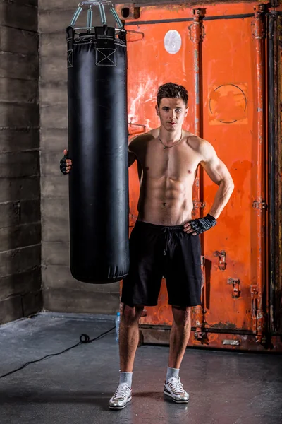 Młody człowiek boks trening — Zdjęcie stockowe