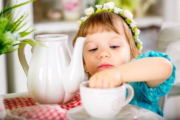 Carino bambino mangiare — Foto Stock