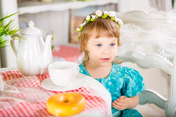 Bebê bonito comer — Fotografia de Stock