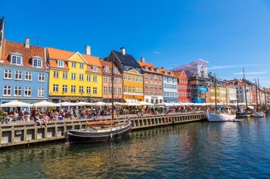 Ünlü Nyhavn bölgesi