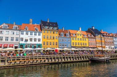 Ünlü Nyhavn bölgesi