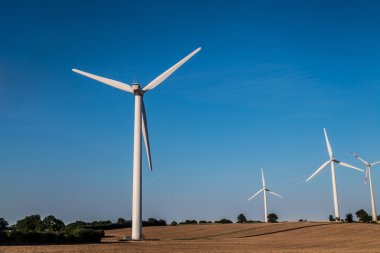 elektrik üreten Rüzgar türbinleri