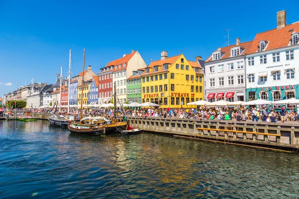 Berömda stadsdelen Nyhavn — Stockfoto