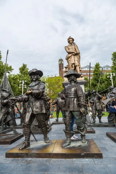 Rembrandt statue on  in Amsterdam — Stock Photo, Image