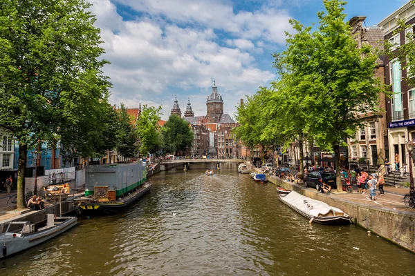 Canal et église Saint-Nicolas — Photo