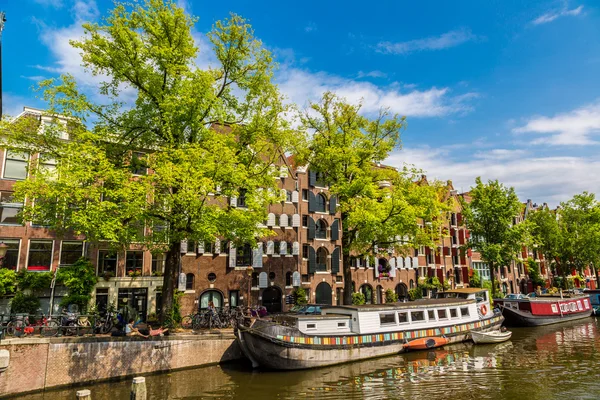 Amsterdam kanalları ve tekneler, Hollanda, Hollanda. — Stok fotoğraf