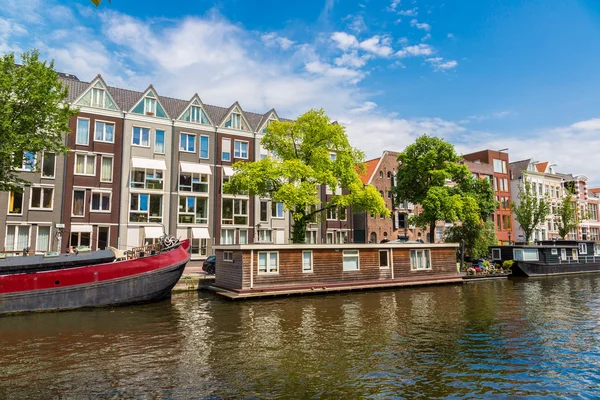 Amsterdam canais e barcos — Fotografia de Stock