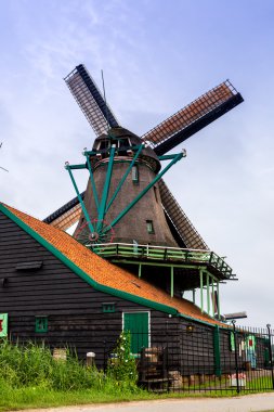 Hollanda'da Rüzgar değirmeni