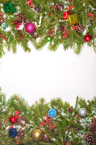 Vánoční pozadí s kuličkami a dekoracemi — Stock fotografie