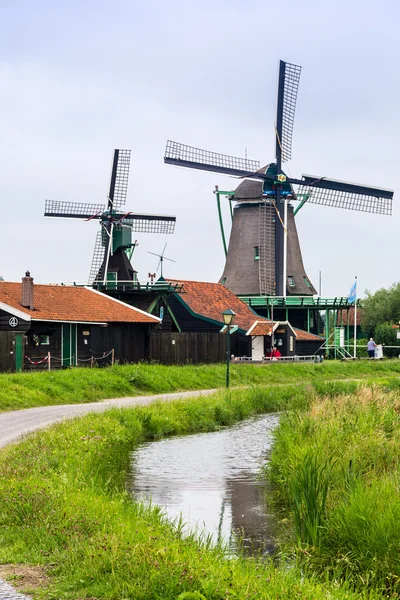 Hollanda'da Rüzgar değirmenleri — Stok fotoğraf