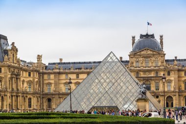 louvre Müzesi