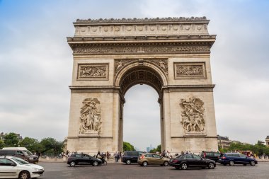 Paris 'te Zafer Takı