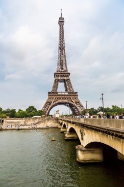 Seine ve Eyfel Kulesi