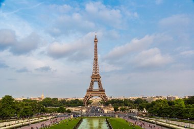 Paris 'teki Eyfel Kulesi