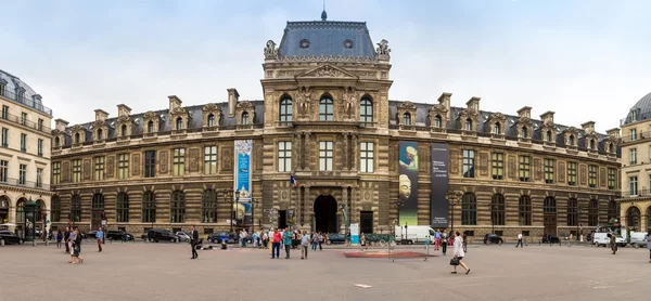 Het Louvremuseum — Stockfoto