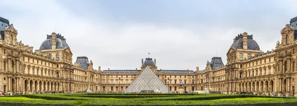 Louvre Müzesi — Stok fotoğraf