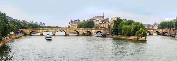 Bridge over Seine river — Stock Photo, Image