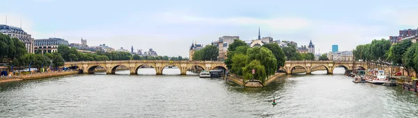 Ponte sobre o rio Sena — Fotografia de Stock