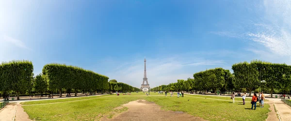 Eiffel tower in Paris — Stock Photo, Image