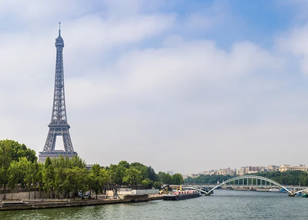 Seine och Eiffel tower — Stockfoto