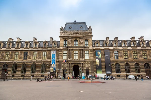 Het Louvremuseum — Stockfoto