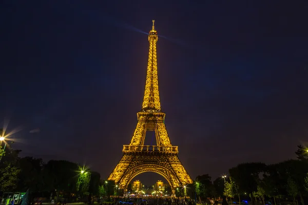 Eiffel Tower at nigh — Stock Photo, Image