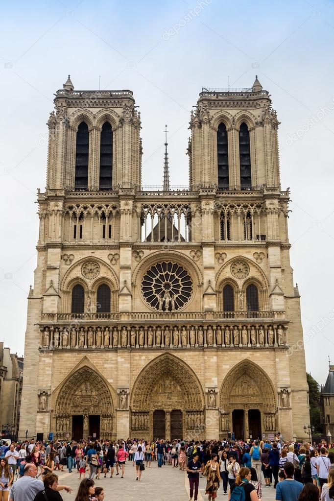 Собор Нотр-Дам – Стоковое Редакционное Фото © Bloodua #59958569
