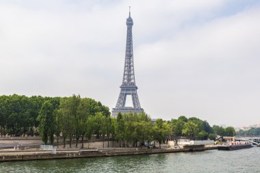 Seine ve Eyfel Kulesi