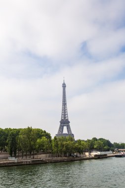 Seine ve Eyfel Kulesi