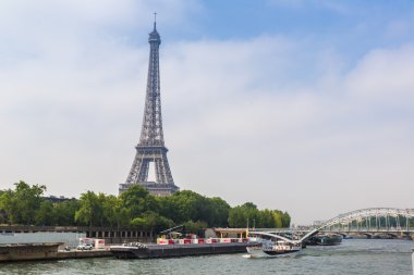 Seine ve Eyfel Kulesi