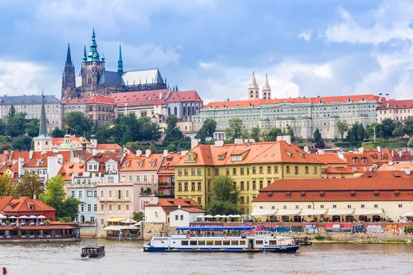 Prag 'ın panoramik görünümü — Stok fotoğraf