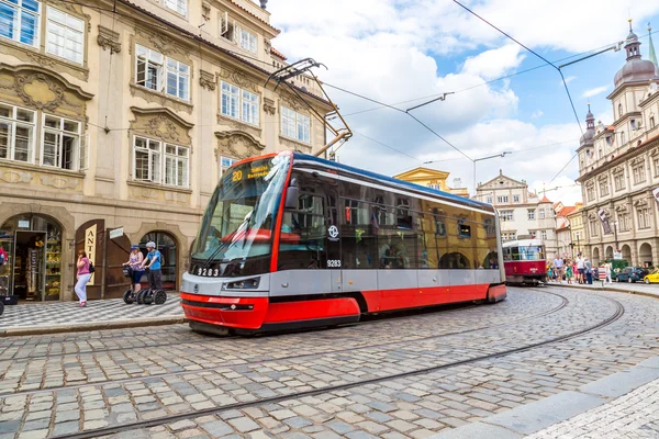 Praga detalle del tranvía rojo, República Checa — Foto de Stock
