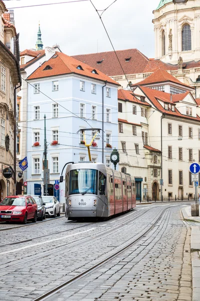 Praga czerwony tramwaj szczegółowo, Czechy — Zdjęcie stockowe