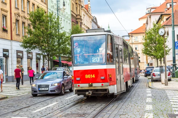 布拉格红色电车的细节，捷克共和国 — 图库照片