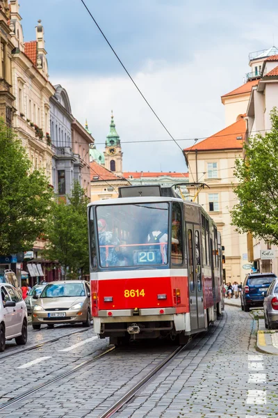 Detail van de rode tram van Praag, Tsjechië — Stockfoto