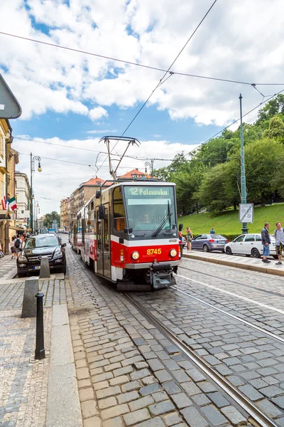 Praga czerwony tramwaj szczegółowo, Czechy — Zdjęcie stockowe