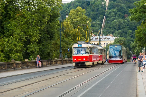 Praga detalle del tranvía rojo, República Checa —  Fotos de Stock