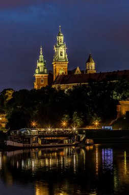 Geceleri Wawel Kalesi.
