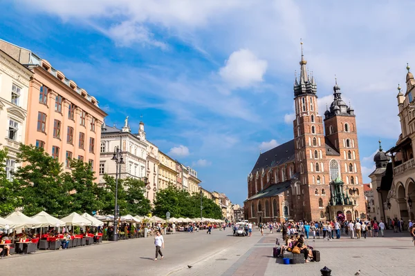 St Mary kyrka i Krakow — Stockfoto