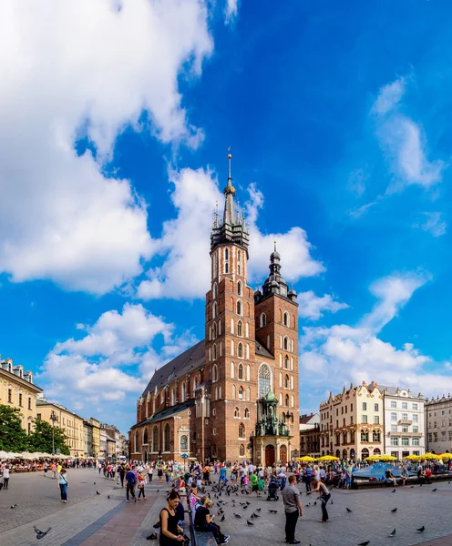 St Mary kyrka i Krakow — Stockfoto