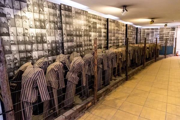 Prisoners clothes in Auschwitz — Stock Photo, Image